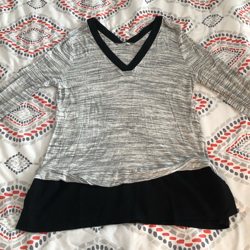 Gray/white calvin top